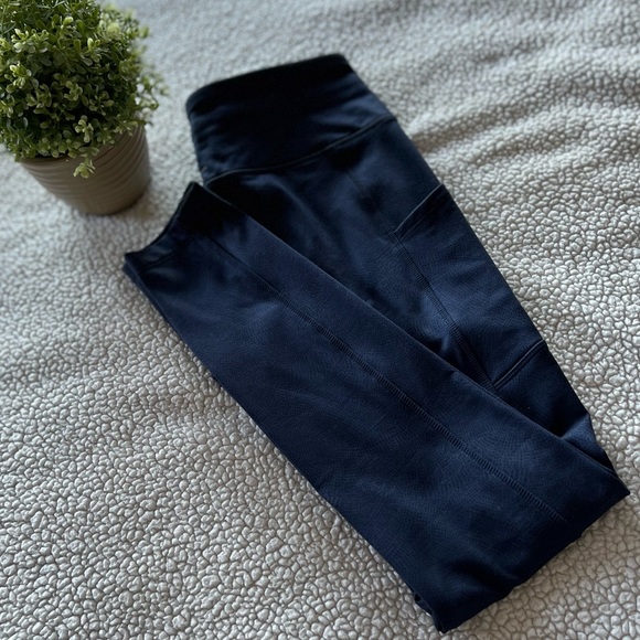 NWOT - MONDETTA blue pattern leggings in Small. - Picture 1 of 6